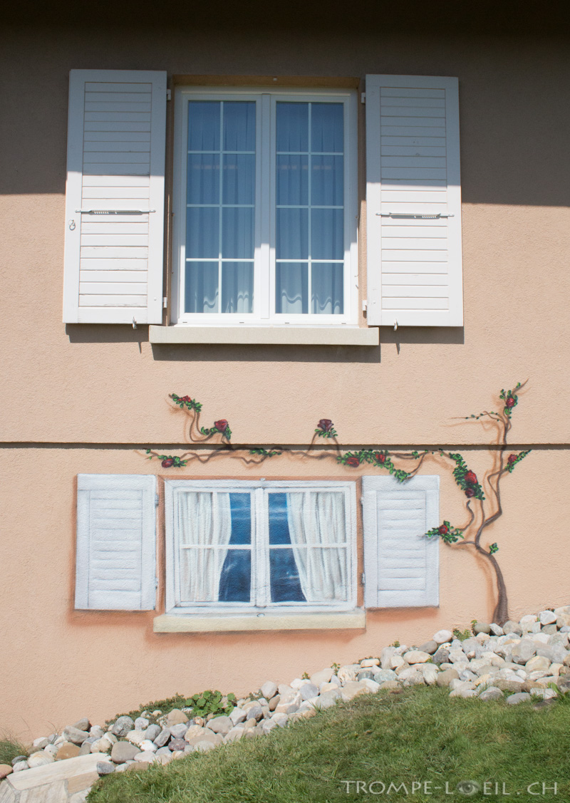 Fausse Fenêtre avec Rosier – Lausanne | Décoration TROMPE L' OEIL